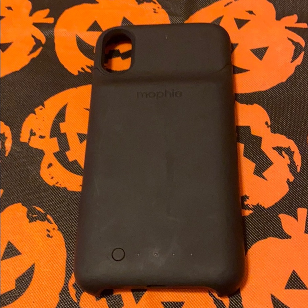 Rechargeable case